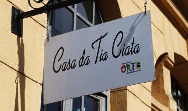 A Força da Matriarca se Renova no Coração da Pequena África