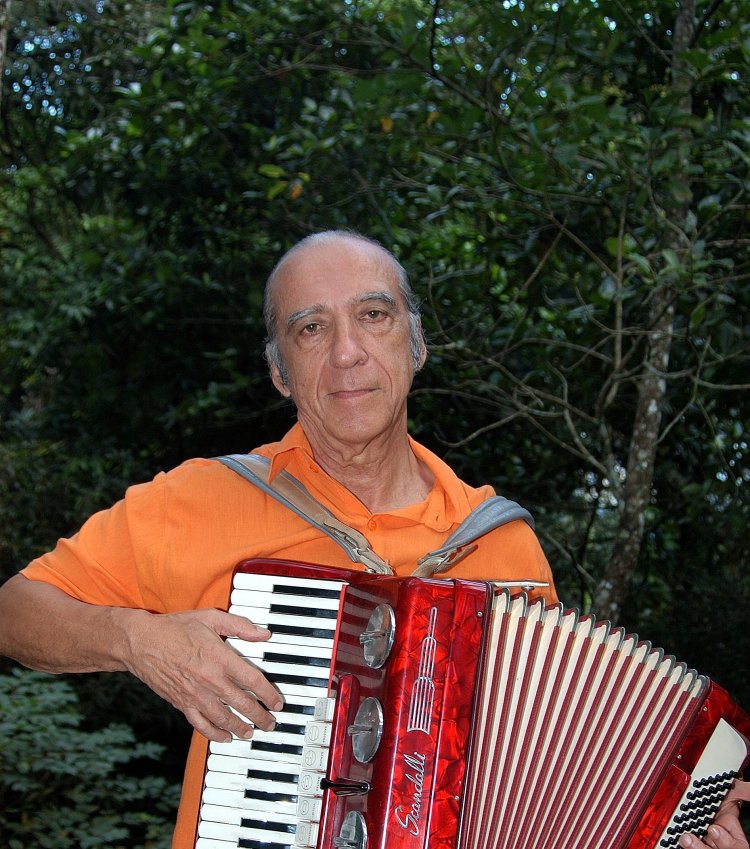 Compositor Hélio Sena